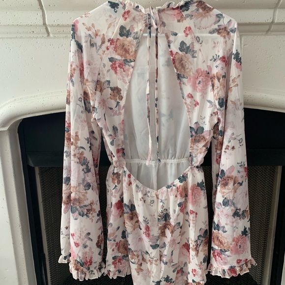 NWOT Floral Open Back Romper - Picture 7 of 8